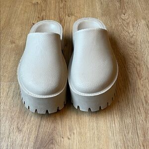 JEFFREY CAMPBELL Clogge Clog Size 6 / Slip On - Lugged